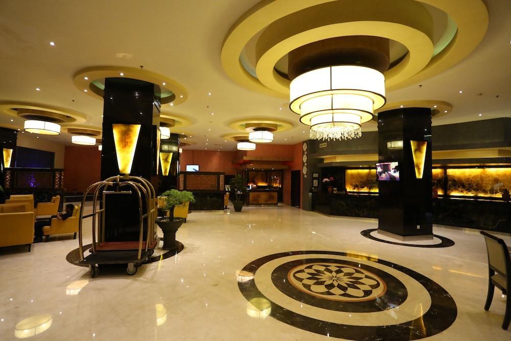 Aria Gajayana Hotell Malang Exteriör bild