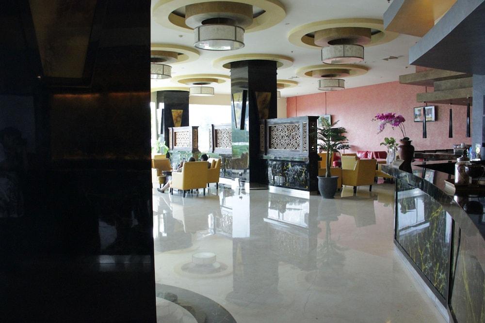 Aria Gajayana Hotell Malang Exteriör bild
