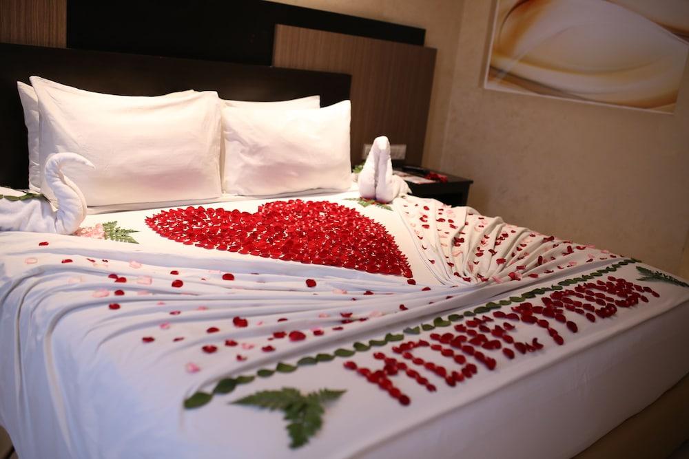 Aria Gajayana Hotell Malang Exteriör bild