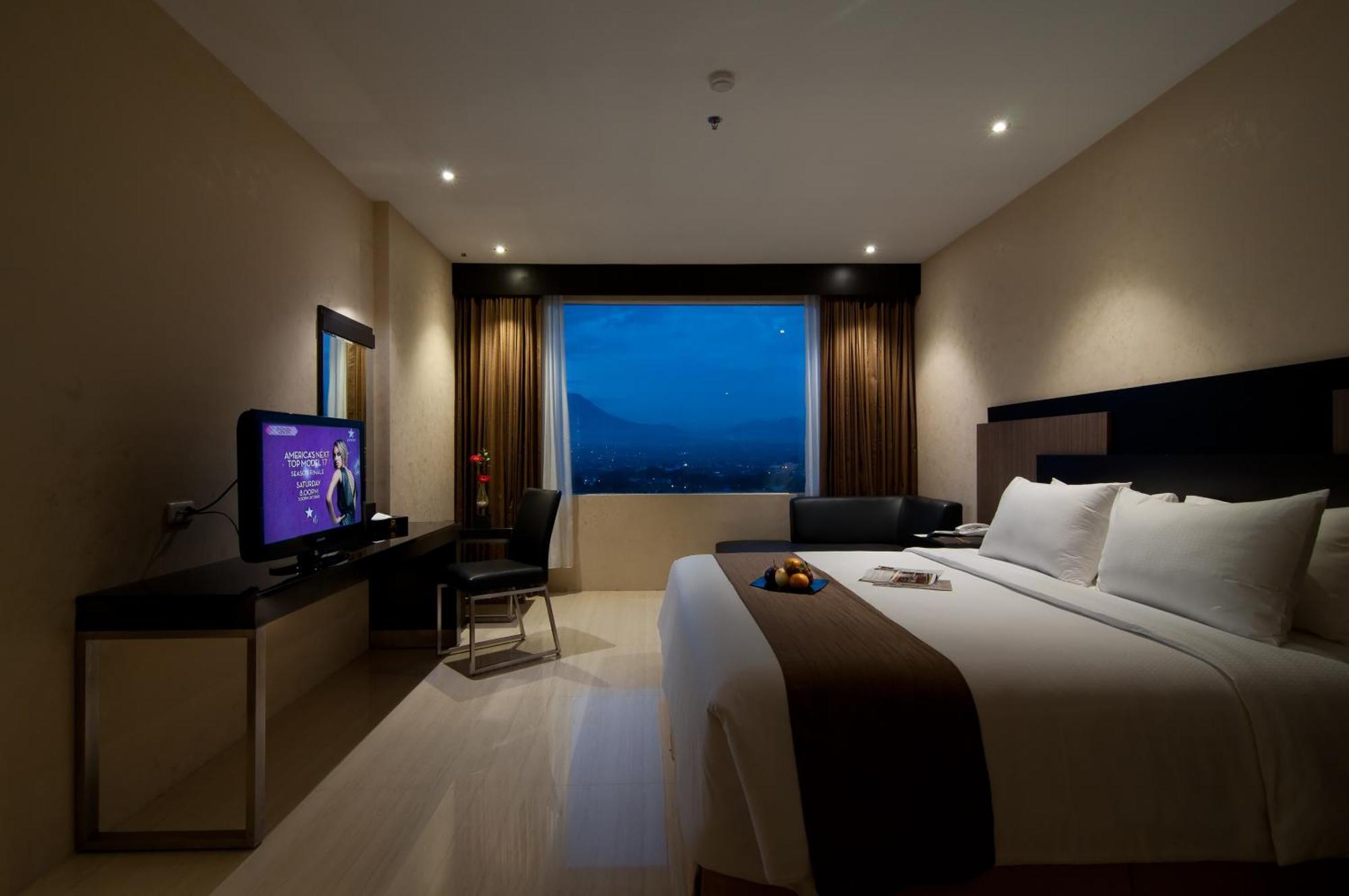 Aria Gajayana Hotell Malang Exteriör bild