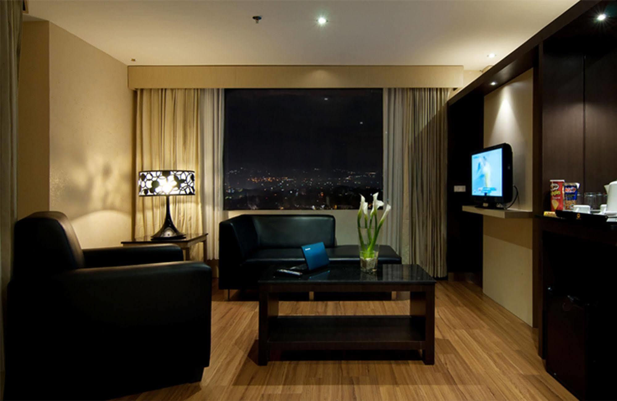 Aria Gajayana Hotell Malang Exteriör bild